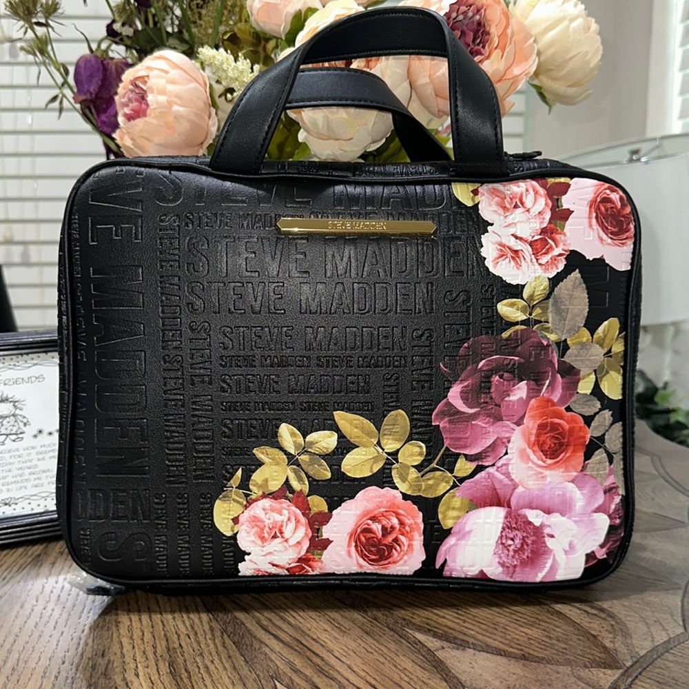 🔥🔥🔥HOST PICK 🔥🔥🔥Matte Black NWT STEVE MADDEN cosmetic bag ✨💕✨